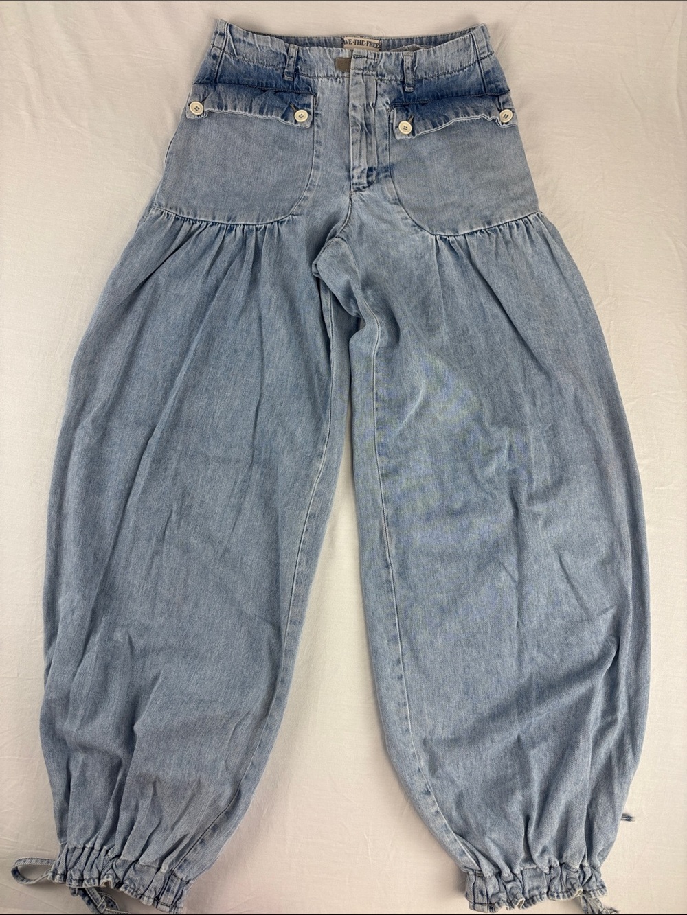 We The Free Lotus Balloon Jeans in Bijou Blue size 26 FLAWED